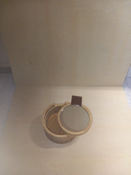 Gravure sur boîte à bijoux