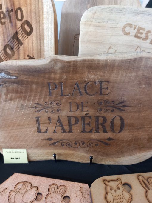 Gravure sur planche à découpé