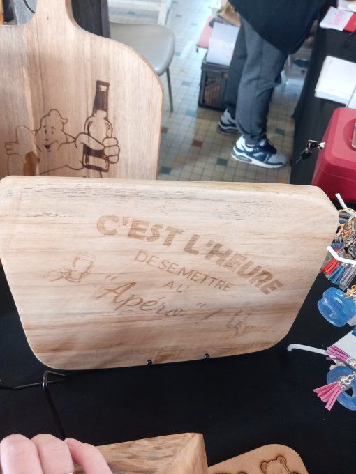 Gravure sur planche à découpé