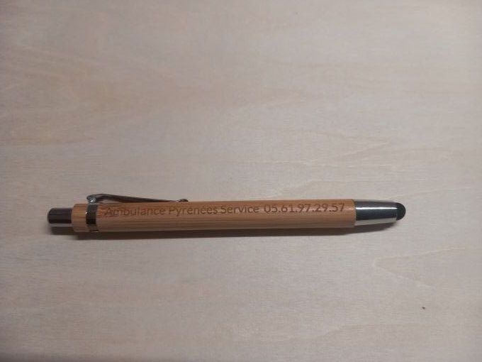 Gravure sur stylo - Bamboo