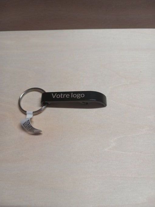 Gravure sur porte-clés décapsuleur